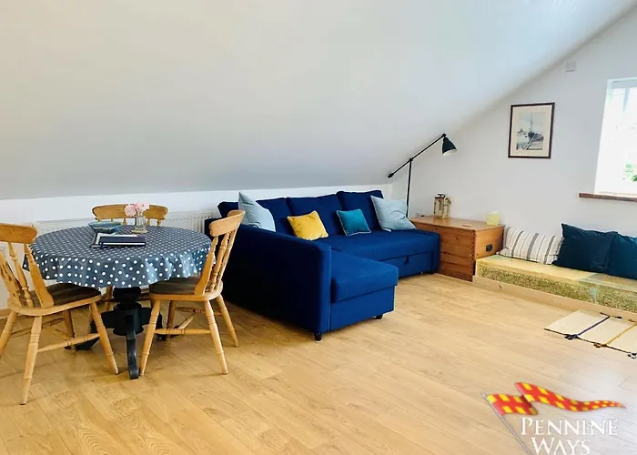 The Boat House, Spacious Village Apartment