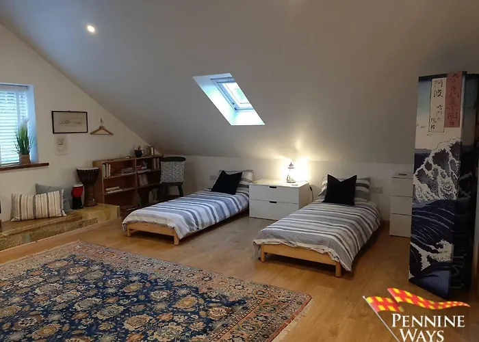The Boat House, Spacious Village Apartment