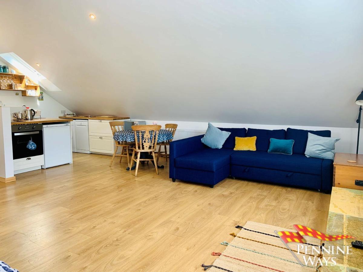 The Boat House, Spacious Village Apartment